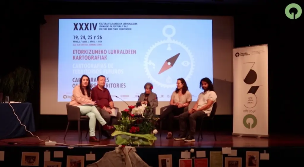 Diálogo: proyectos «Territorios para la vida» «11 izpi. Voces silenciadas. Tejiendo alternativas»